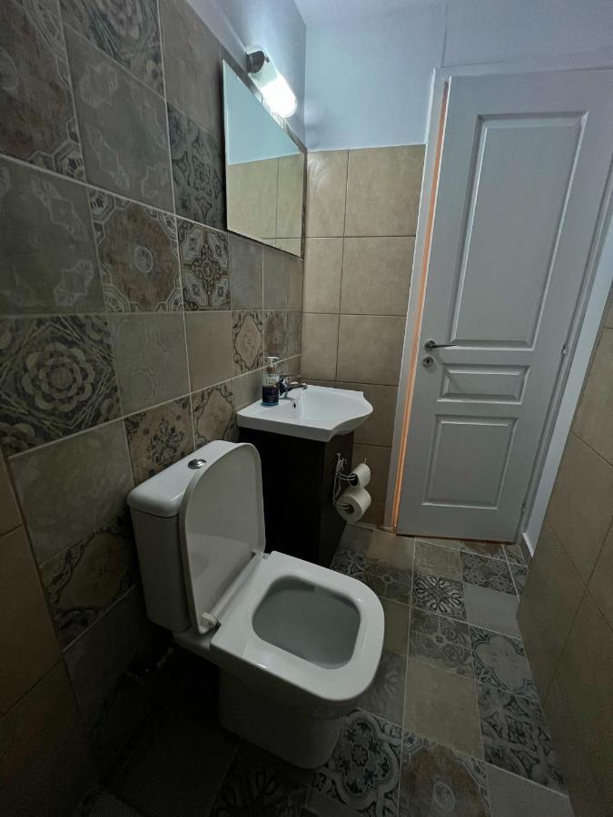 Sunmer Apartment 1Minute From Sea, 15 Min From The Airport Artemis City Center エクステリア 写真